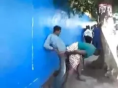 पुलिस ने एक सुनहरे बालों वाली लड़की को उसके स्तनों पर खूबसूरत स्तन और सह के सेक्सी मूवी फिल्म मूवी साथ तला हुआ