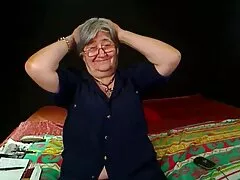 टैटू वाली महिला मोटी नली के सेक्सी मूवी हिंदी मूवी साथ सींग वाले नर को गधा देती है